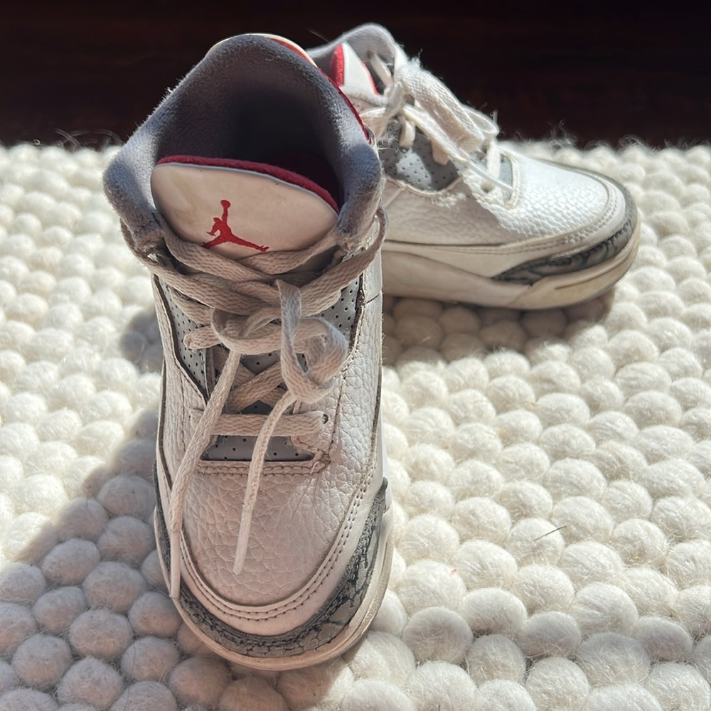 JORDANS NIKE AIR JORDAN 3 Cardinal HI TOPS Basketball Shoes Little Kid size 9C - Picture 2 of 11